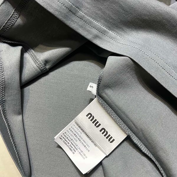 絶対欲しい！セリーヌ コットンジャージー ルーズ 半袖 Tシャツ 偽物 Cey85506